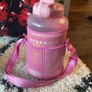 Hydrojug with sleeve